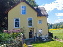 Ferienhaus am Bach mit großem Garten, hotel sa Deuerling
