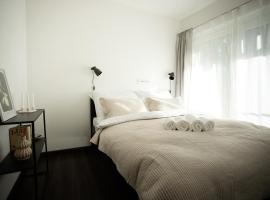 Apartmán u břehu Lipna se zahradou, hotel v destinaci Černá v Pošumaví
