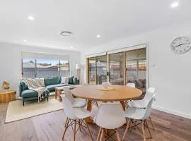 Caves Beach House by Coast Hosting