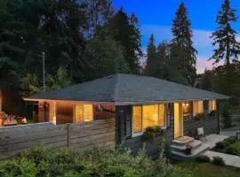 Spacious Main Street Retreat for families and large groups