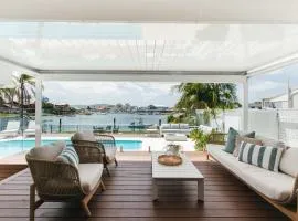 MainSail by Coast Hosting