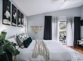 Palm House by Coast Hosting