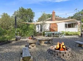 Cosy Family Farm Stay - Daily Animal Feeding