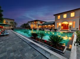 Debu's The Fern Resort & Spa, Jim Corbett, accessible hotel in Rāmnagar