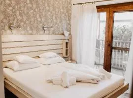 Fészek -Étel és Hotel-