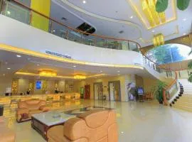 Chonpines Hotels·Zhongshan Xiaolan LRT Station