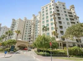 Luxury 3 Bed Apartment at Palm Jumeirah