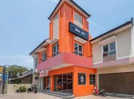 OYO Living 1877 Side Corner