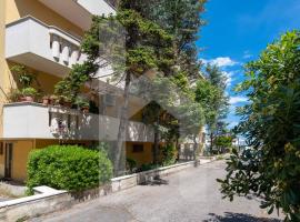 Homiday - Via XXV Aprile, hotel em Pineto