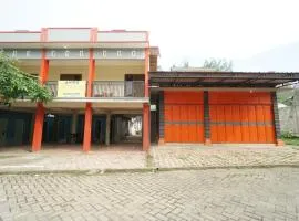 SPOT ON 93620 Anisa Homestay Syariah