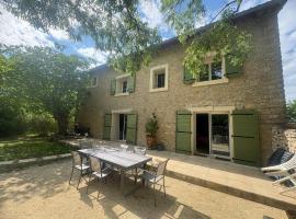 Bastide Terrieu - domaine avec piscine et terrain de boules, climatisation, hotel in Saint-Mathieu-de-Tréviers