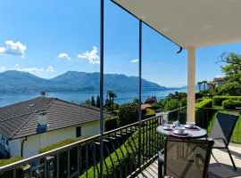 Luna sul Lago