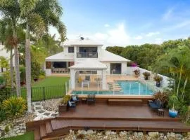 Stunning Waterfront Coastal Retreat, sleeps 13