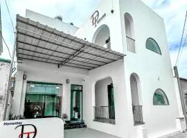 D&T House