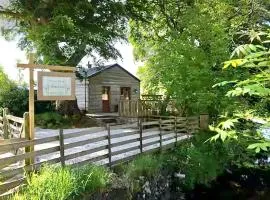 Cysgod Bach & Caban y Saer Cottages