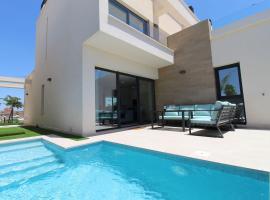 LUXURY VILLA ZEN WITH PRIVATE HEATED POOL at SANTA ROSALIA RESORT by PREMIUM SPAIN PROPERTIES, hotel in Torre-Pacheco