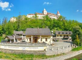 Resort U Jelena, hotel v destinaci Křivoklát