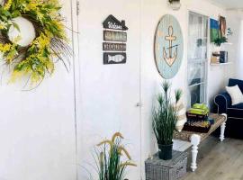 Charming Lake Fork Cabin in East Texas near Dallas, hotel v destinaci Gunter