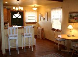 Sweet Cabin Rental for Family-Friendly Getaway near New Braunfels, Texas, hotel v destinaci Buda