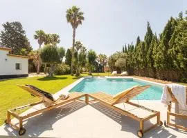 Jardines Fenicios Luxurious and Spacious Villa
