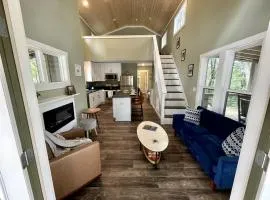 Fully Stocked Cabin Nestled Among the Trees in Tennessee