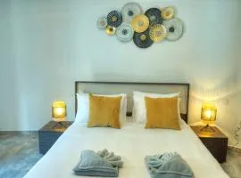 Luxury penthouse with jacuzzi on sun terrace APIC1-2