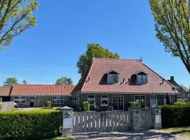 State Klaver Vier, villa in Hollum