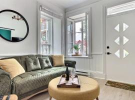Spacious 2Br Hot Tub 2 Free P 8 min City Center, pet-friendly hotel in Quebec City
