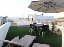 Charming Townhouse - Steps from Waterfront