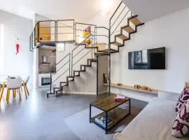 DUOMO TERRACE - Luxury Apartment with Private Parking in Naples Historic Center
