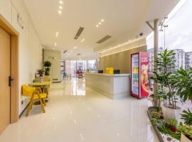 CMAX Hotel Guangzhou International Convention and Exhibition Center Luoxi Subway Station Branch, ξενοδοχείο στο Γκουανγκζού