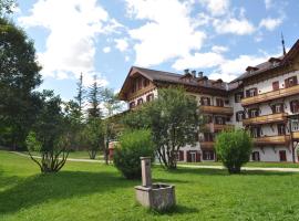 Villaggio Turistico Ploner, hotel em Carbonin