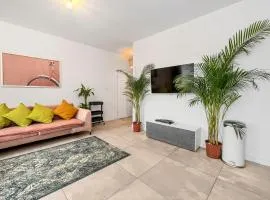 Lumina comfortable apartment with balcony