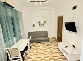 The Modern Hideaway 10km from Airport