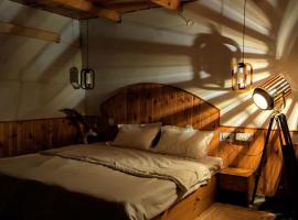The heavens place wooden room, hotel v destinaci Nagar