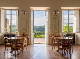 B&B in an 1800s Frescoed Villa with Panoramic Solarium and Historic Park - Villa Mastrangelo