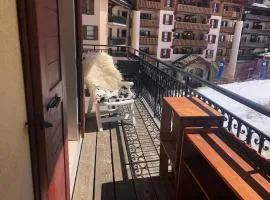 Appartement 60 m2 grand balcon plein sud ARC 1950, piscine, sauna, hammam