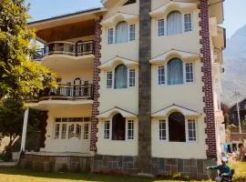 New Zamrood Holiday Home