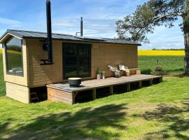 Tinyhouse Březina, hotel v destinaci Dolní Bezděkov