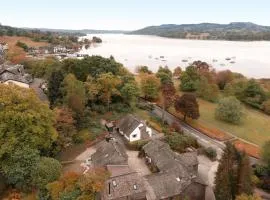 Barakat Lakes Escape, Ambleside
