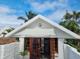 Cosy Cottage, hotel in East London