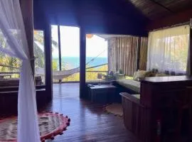 Iwa Zaru Sea view treehouse Free park tour & breakfast
