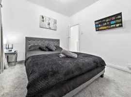 Bromley Serviced Apartments - Beckenham Place Park - London - 2 Bed House - Free Parking - 2 Beds 1 Sofabed