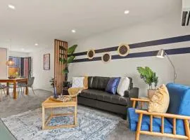 Warm and Bright 2 Bed Townhouse