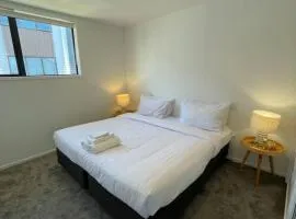Well-furnished Auckland Stunner