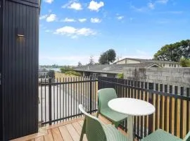 Vibrant Tauranga 2 Bed 2 Bath