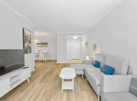 Downtown 2BR plus Den Condo with Parking, Walk to Hotspots