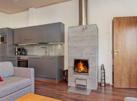 Spacious Apartment for 6 with Sauna, hotelli kohteessa Hämeenlinna