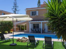 Villa Katerina - Luxury 4-BR Retreat with Private Pool & BBQ Area, hotel in Peyia