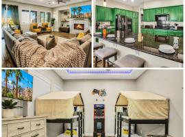 Ultimate Indio Oasis - Pool, Jacuzzi, Firepit, and Mountain Views, hotel v destinaci Indio